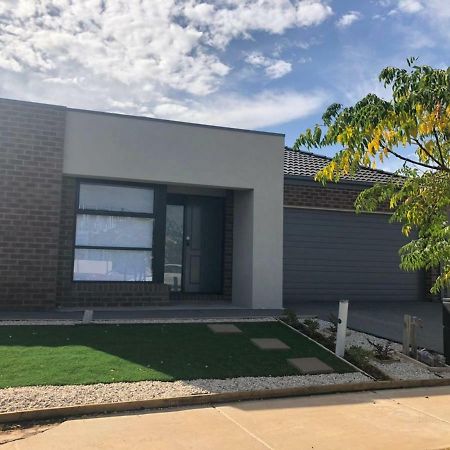Apple House Tarneit Northアパートメント エクステリア 写真